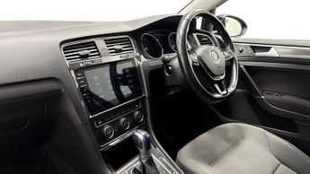 VOLKSWAGEN E-GOLF 35.8kWh e-Golf Hatchback 5dr Electric Auto (136 ps)