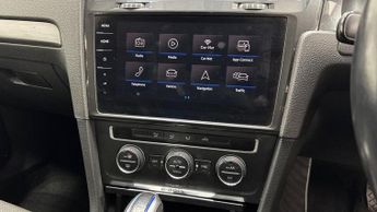 VOLKSWAGEN E-GOLF 35.8kWh e-Golf Hatchback 5dr Electric Auto (136 ps)