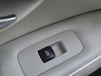 VOLVO V40 2.0 D3 SE Lux Hatchback 5dr Diesel Geartronic Euro 5 (s/s) (150 