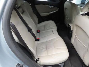 VOLVO V40 2.0 D3 SE Lux Hatchback 5dr Diesel Geartronic Euro 5 (s/s) (150 