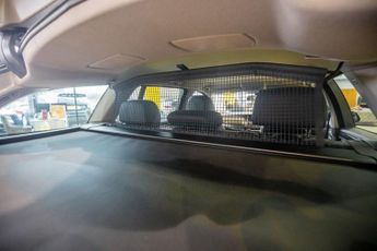 BMW 5 SERIES 2.0 520d Luxury Touring 5dr Diesel Auto Euro 6 (s/s) (190 ps)