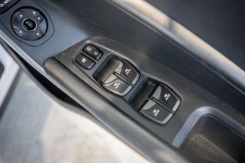 HYUNDAI SANTA FE 2.2 CRDi Blue Drive Premium SE SUV 5dr Diesel Auto 4WD Euro 6 (s