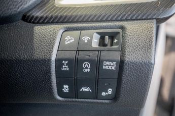 HYUNDAI SANTA FE 2.2 CRDi Blue Drive Premium SE SUV 5dr Diesel Auto 4WD Euro 6 (s