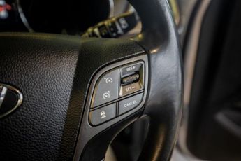 HYUNDAI SANTA FE 2.2 CRDi Blue Drive Premium SE SUV 5dr Diesel Auto 4WD Euro 6 (s