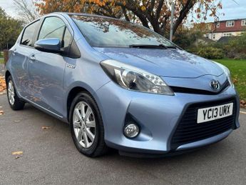 Toyota Yaris 1.5 VVT-h T4 Hatchback 5dr Petrol Hybrid CVT Euro 5 (101 ps)