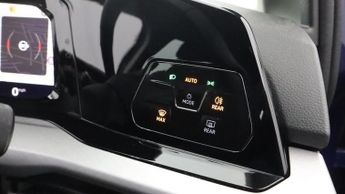 VOLKSWAGEN GOLF 1.5 eTSI MHEV Life Hatchback 5dr Petrol Hybrid DSG Euro 6 (s/s) 