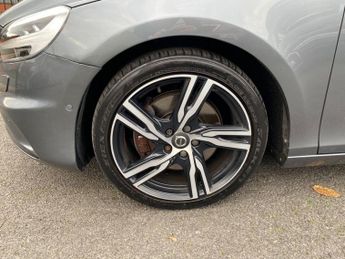 VOLVO V40 1.5 T2 GPF R-Design Pro Hatchback 5dr Petrol Auto Euro 6 (s/s) (