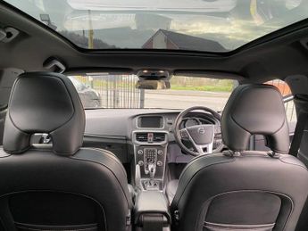 VOLVO V40 1.5 T2 GPF R-Design Pro Hatchback 5dr Petrol Auto Euro 6 (s/s) (