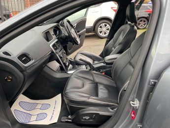 VOLVO V40 1.5 T2 GPF R-Design Pro Hatchback 5dr Petrol Auto Euro 6 (s/s) (