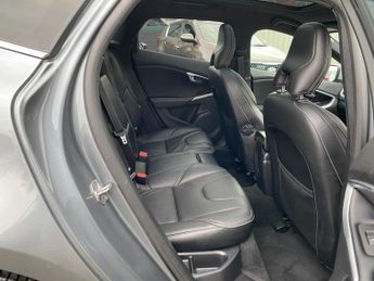 VOLVO V40 1.5 T2 GPF R-Design Pro Hatchback 5dr Petrol Auto Euro 6 (s/s) (