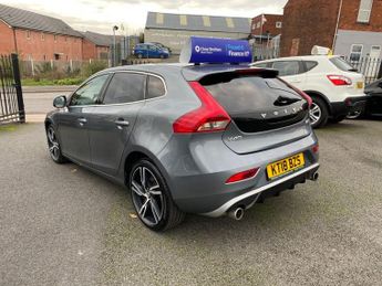 VOLVO V40 1.5 T2 GPF R-Design Pro Hatchback 5dr Petrol Auto Euro 6 (s/s) (