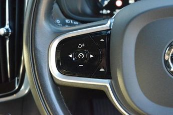 VOLVO V90 Cross Country 2.0 D4 Plus Estate 5dr Diesel Auto AWD Euro 6 (s/s) (190 ps)