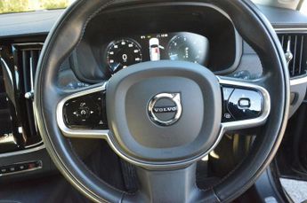 VOLVO V90 Cross Country 2.0 D4 Plus Estate 5dr Diesel Auto AWD Euro 6 (s/s) (190 ps)