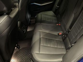 BMW 3 SERIES 2.0 330e 12kWh M Sport Saloon 4dr Petrol Plug-in Hybrid Auto Eur