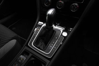 VOLKSWAGEN GOLF 2.0 TDI R-Line Hatchback 5dr Diesel DSG Euro 6 (s/s) (150 ps)