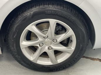 PEUGEOT 208 1.2 PureTech Active Hatchback 5dr Petrol ETG Euro 6 (s/s) (82 ps