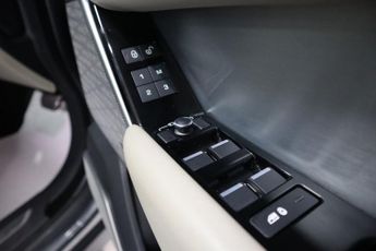 LAND ROVER RANGE ROVER VELAR 2.0 D240 R-Dynamic HSE SUV 5dr Diesel Auto 4WD Euro 6 (s/s) (240