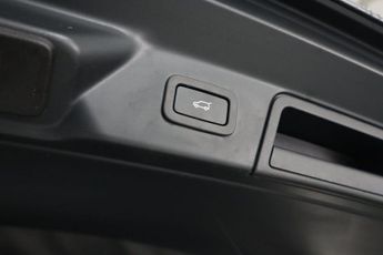 LAND ROVER RANGE ROVER VELAR 2.0 D240 R-Dynamic HSE SUV 5dr Diesel Auto 4WD Euro 6 (s/s) (240