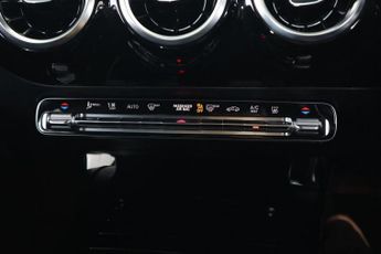 MERCEDES-BENZ A CLASS 1.3 A250e 15.6kWh AMG Line 8G-DCT Euro 6 (s/s) 4dr