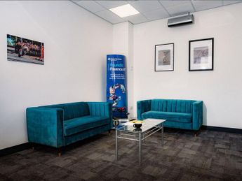 VOLKSWAGEN TRANSPORTER 2.0 TDI T32 Highline Kombi 5dr Diesel DSG FWD LWB Euro 6 (s/s) (