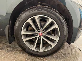 JAGUAR F-PACE 2.0 D240 R-Sport SUV 5dr Diesel Auto AWD Euro 6 (s/s) (240 ps)