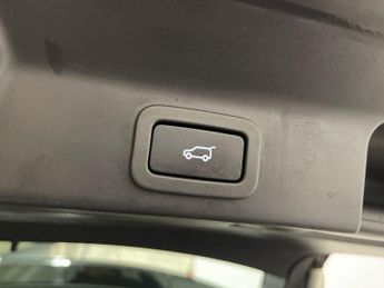 JAGUAR F-PACE 2.0 D240 R-Sport SUV 5dr Diesel Auto AWD Euro 6 (s/s) (240 ps)