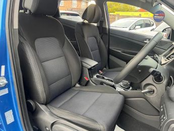 HYUNDAI TUCSON 1.7 CRDi Blue Drive SE Nav SUV 5dr Diesel DCT Euro 6 (s/s) (141 