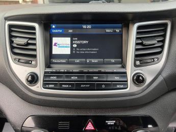 HYUNDAI TUCSON 1.7 CRDi Blue Drive SE Nav SUV 5dr Diesel DCT Euro 6 (s/s) (141 