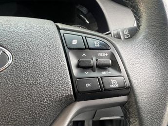 HYUNDAI TUCSON 1.7 CRDi Blue Drive SE Nav SUV 5dr Diesel DCT Euro 6 (s/s) (141 