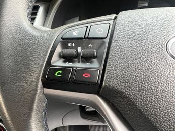 HYUNDAI TUCSON 1.7 CRDi Blue Drive SE Nav SUV 5dr Diesel DCT Euro 6 (s/s) (141 