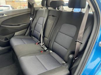 HYUNDAI TUCSON 1.7 CRDi Blue Drive SE Nav SUV 5dr Diesel DCT Euro 6 (s/s) (141 