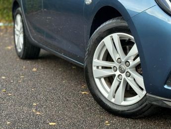 VAUXHALL ASTRA 1.4i Turbo Design Hatchback 5dr Petrol Auto Euro 6 (s/s) (150 ps