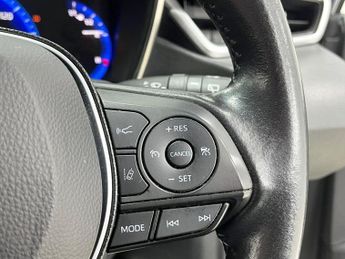 TOYOTA COROLLA 2.0 VVT-h GPF Design Touring Sports 5dr Petrol Hybrid CVT Euro 6