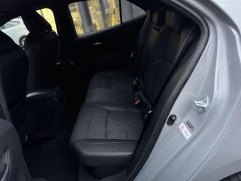 TOYOTA COROLLA 1.8 VVT-h GPF Design Hatchback 5dr Petrol Hybrid CVT Euro 6 (s/s