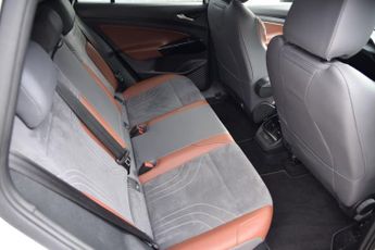 VOLKSWAGEN ID.4 Pro Performance 77kWh 1ST Edition SUV 5dr Electric Auto (204 ps)