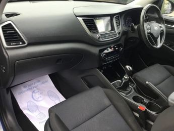 HYUNDAI TUCSON 1.6 GDi Blue Drive SE Nav SUV 5dr Petrol Manual Euro 6 (s/s) (13