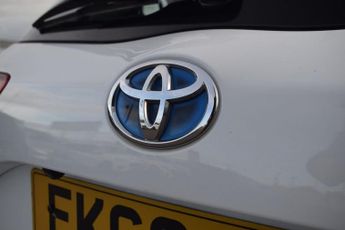 TOYOTA YARIS 1.5 VVT-h Icon Tech Hatchback 5dr Petrol Hybrid E-CVT Euro 6 (s/