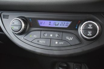 TOYOTA YARIS 1.5 VVT-h Icon Tech Hatchback 5dr Petrol Hybrid E-CVT Euro 6 (s/