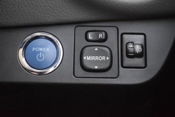 TOYOTA YARIS 1.5 VVT-h Icon Tech Hatchback 5dr Petrol Hybrid E-CVT Euro 6 (s/