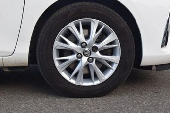 TOYOTA YARIS 1.5 VVT-h Icon Tech Hatchback 5dr Petrol Hybrid E-CVT Euro 6 (s/