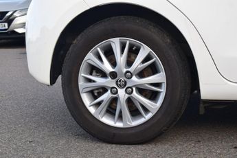 TOYOTA YARIS 1.5 VVT-h Icon Tech Hatchback 5dr Petrol Hybrid E-CVT Euro 6 (s/