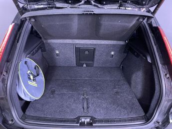 VOLVO XC40 Recharge Twin 78kWh SUV 5dr Electric Auto AWD (408 ps)