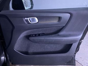 VOLVO XC40 Recharge Twin 78kWh SUV 5dr Electric Auto AWD (408 ps)