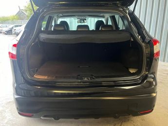 NISSAN QASHQAI 1.6 dCi Tekna SUV 5dr Diesel XTRON 2WD Euro 6 (s/s) (130 ps)