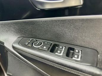 KIA SORENTO 2.2 CRDi KX-3 SUV 5dr Diesel Auto AWD Euro 6 (197 bhp)