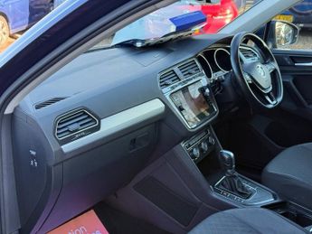 VOLKSWAGEN TIGUAN 2.0 TDI SE Navigation SUV 5dr Diesel DSG Euro 6 (s/s) (150 ps)