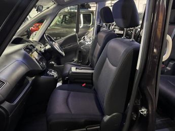 NISSAN SERENA 2.0 HWS S-HYBRID AUTO 8 SEATS 