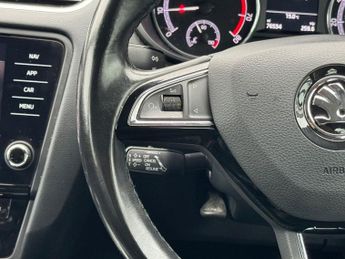 SKODA OCTAVIA 1.0 TSI GPF SE Technology Estate 5dr Petrol DSG Euro 6 (s/s) (11