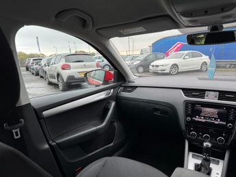 SKODA OCTAVIA 1.0 TSI GPF SE Technology Estate 5dr Petrol DSG Euro 6 (s/s) (11