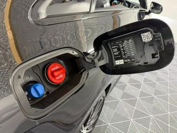 MERCEDES-BENZ E-CLASS 2.0 E220d AMG Line Night Edition (Premium Plus) Coupe 2dr Diesel